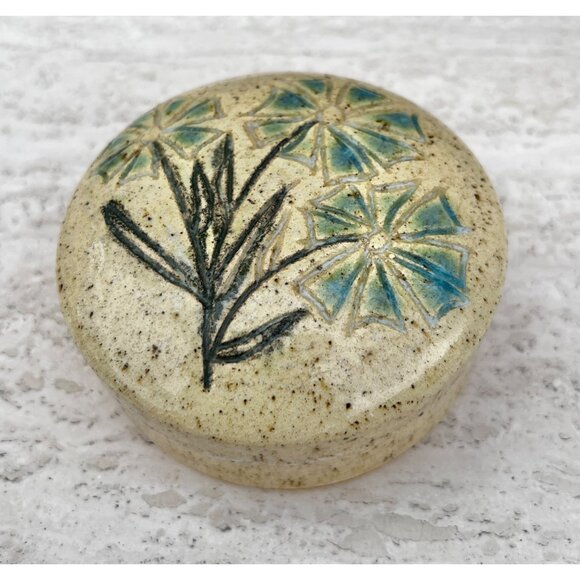 Signed Handcrafted Ceramic Trinket Box Floral Design Speckled Clay - Picture 2 of 8